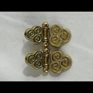 14k Elegant Gold Swirl Earrings